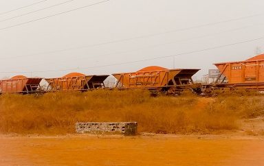 Wagons du train de la société CBK compagnie de bauxite de Kindia