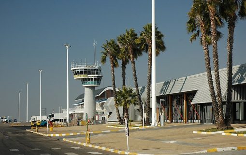 800px Namibie Windhoek Aeroport 01