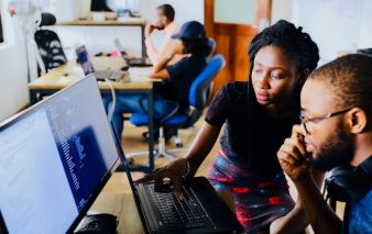 desola lanre ologun IgUR1iX0mqM unsplash