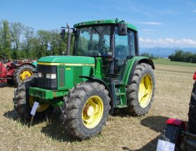Tracteur John Deere 6310 2000 gauche